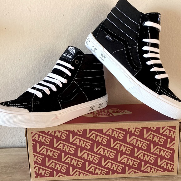Vans Shoes - Vans shoes high top men’s 8 women 9.5 black NewwBox